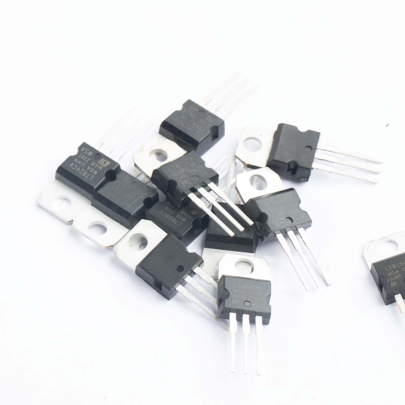 50 Stuks Spanningsregelaar Kit - Mosfet Transistor Set recensie en prijs
